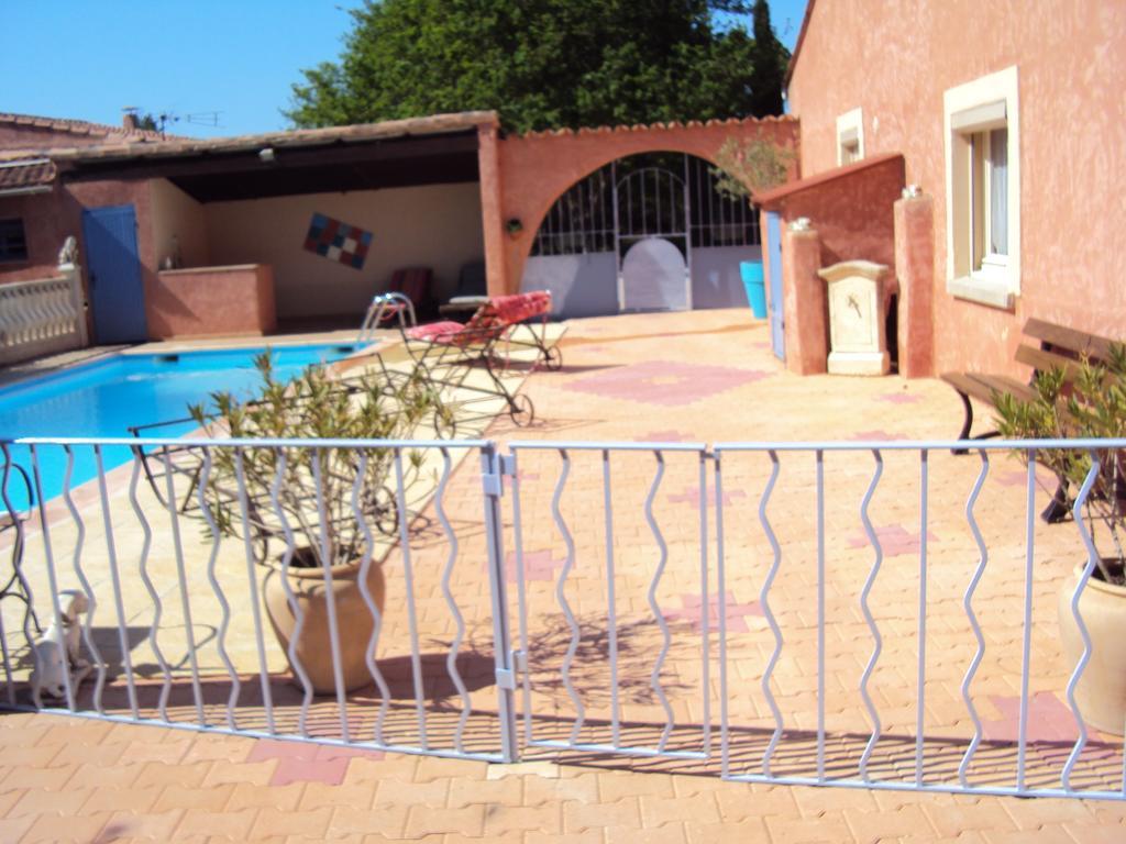 Hotel La Douloire Pernes-les-Fontaines Esterno foto